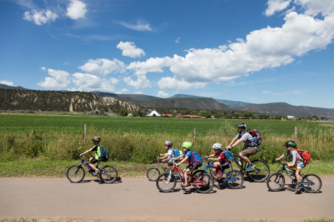 bicyclists-in-carbondale-colorado