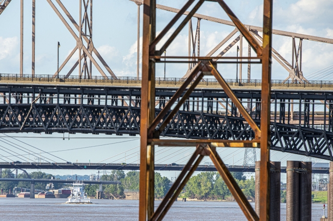 closeup view of bridge st louis missouri