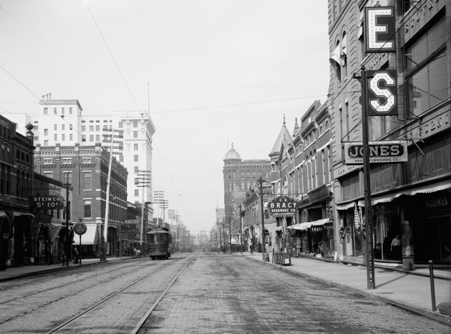 main-st-north-from-6th-sixth-street-little-rock-arkansas