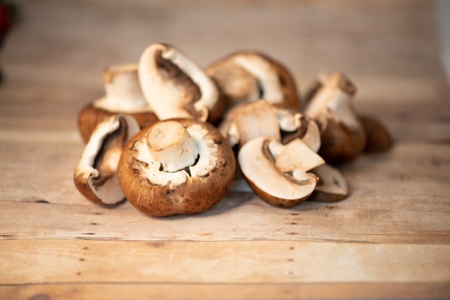 photo image portebello mushroom wood background