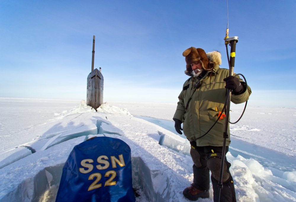 submarine prepares to ubmerge under ice in the arctic 418