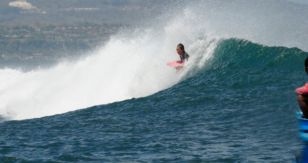 Surfing Indonesia