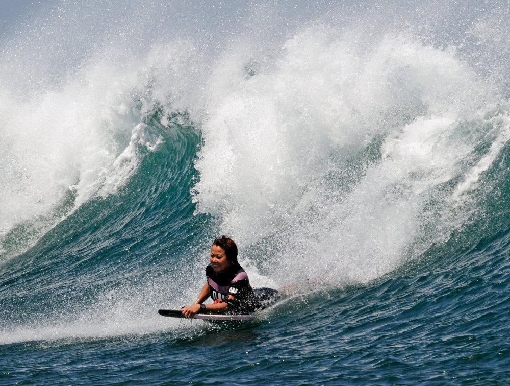 Surfing Indonesia