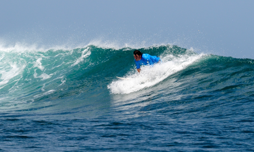 Surfing Indonesia