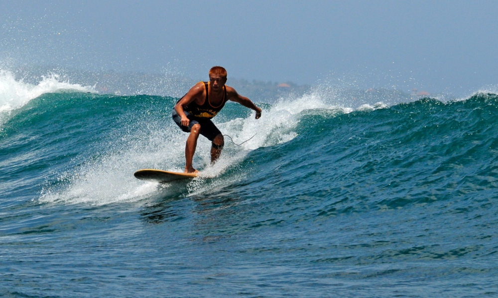 Surfing Indonesia