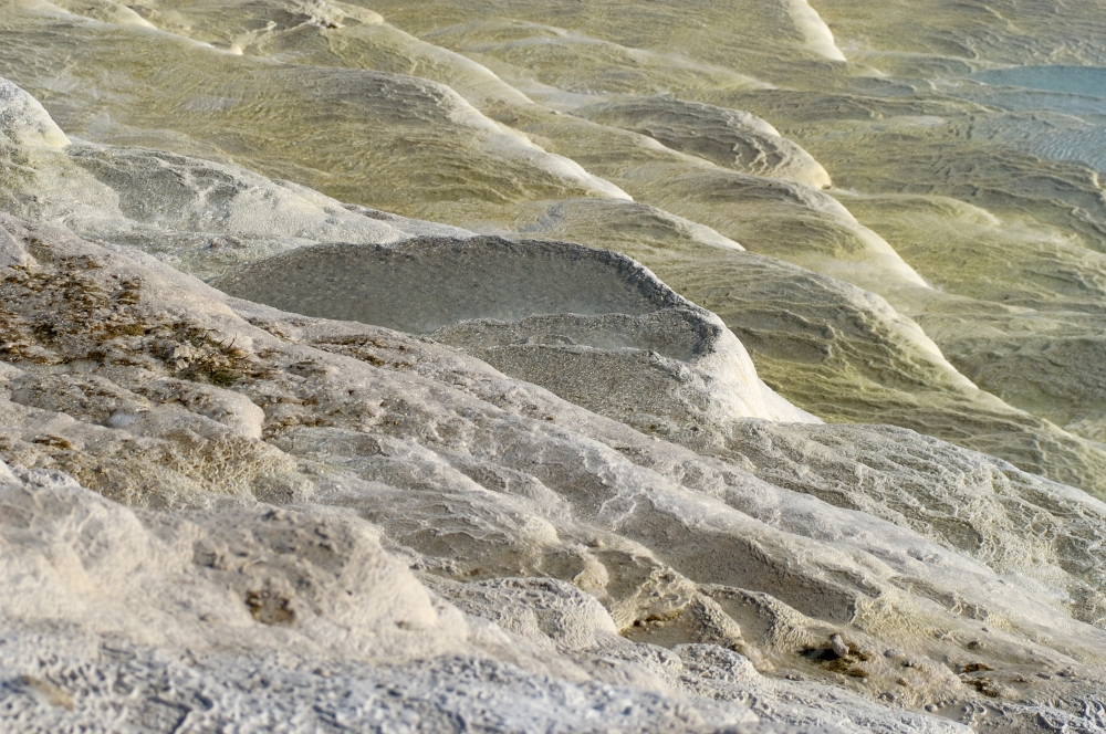 white travertine terraces at pamukkale 21.tif