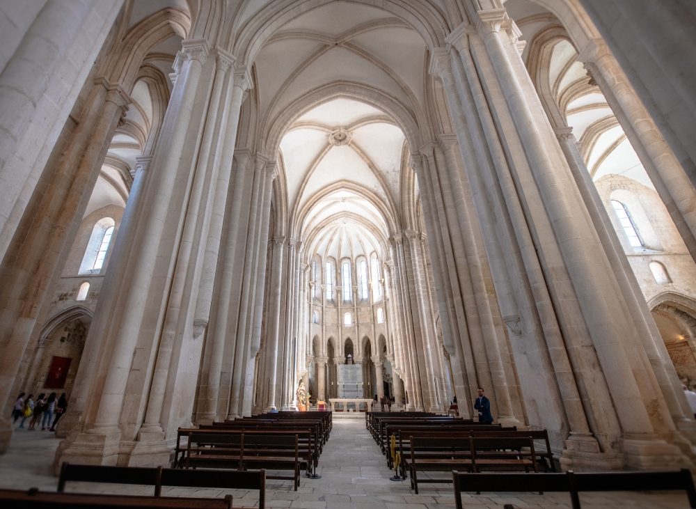 alcobaca monastery interior portugalpsd