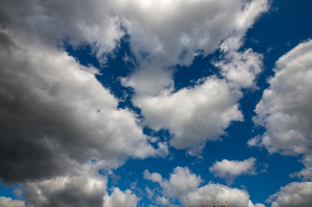 cumulus clouds in the sky on a sunny winter day 7648