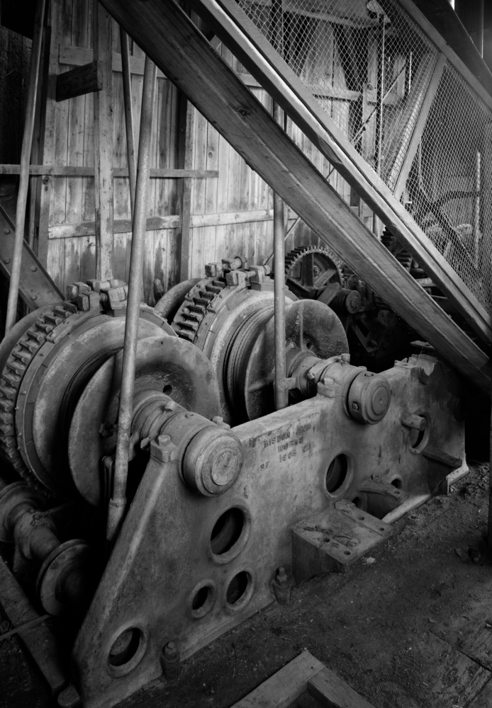 gear train for bucket dredge