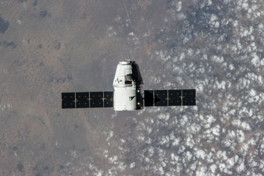 spacex dragon cargo craft 22