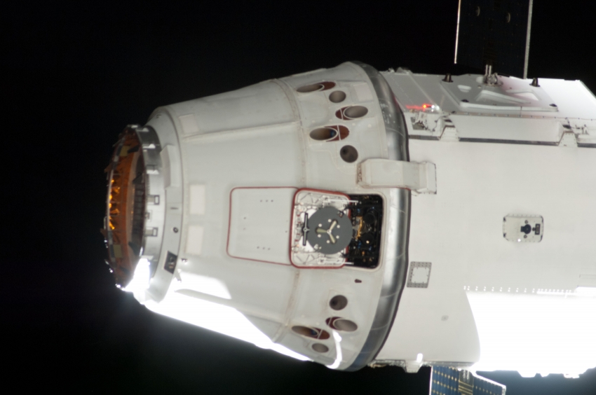 spacex dragon cargo craft 6