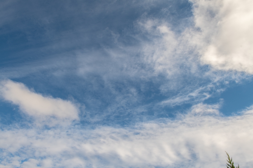 wispy while clouds on sunny winter day 7845