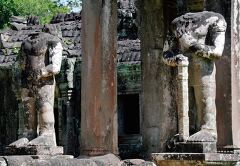 Exploring the Majestic Ruins of Siem Reaps Angkor Wat