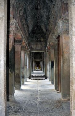 Exploring the Stunning Aisles of Angkor Wat in Siem Reap